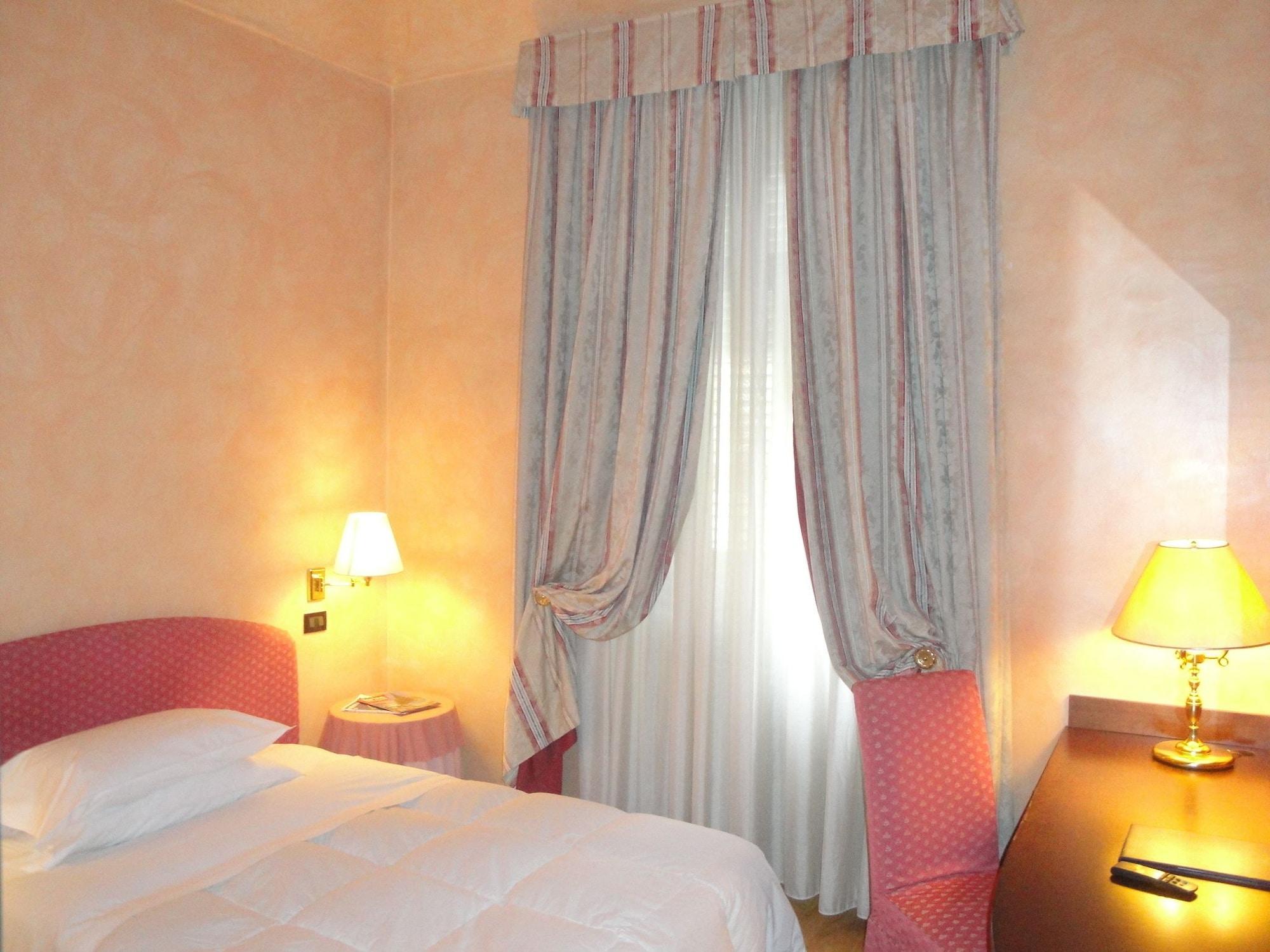 Hotel Due Mondi Turin Exterior photo